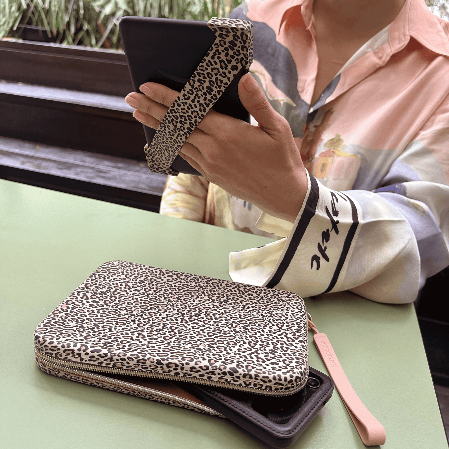 Strapsicle Clutch Kindle Bag  Leopard Print - Buy Kindle Accessories Direct